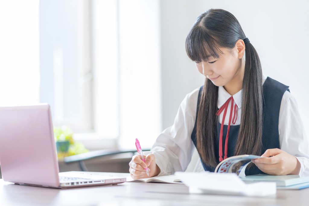 広島市安佐北区の「松陰塾 可部中央校」は、中学生の高校受験にも対応した個別指導の学習塾です。